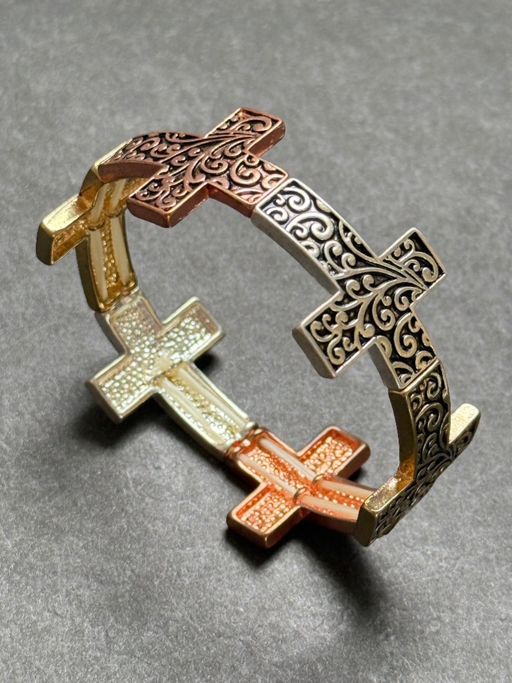 HANDMADE Tri-Tone Scroll Pattern Cross Link Stretch Bracelet